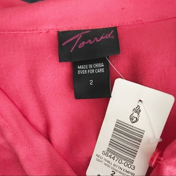 Torrid Plus 2 Red Empire Waist Button Front Blouse NWT - Picture 2 of 9